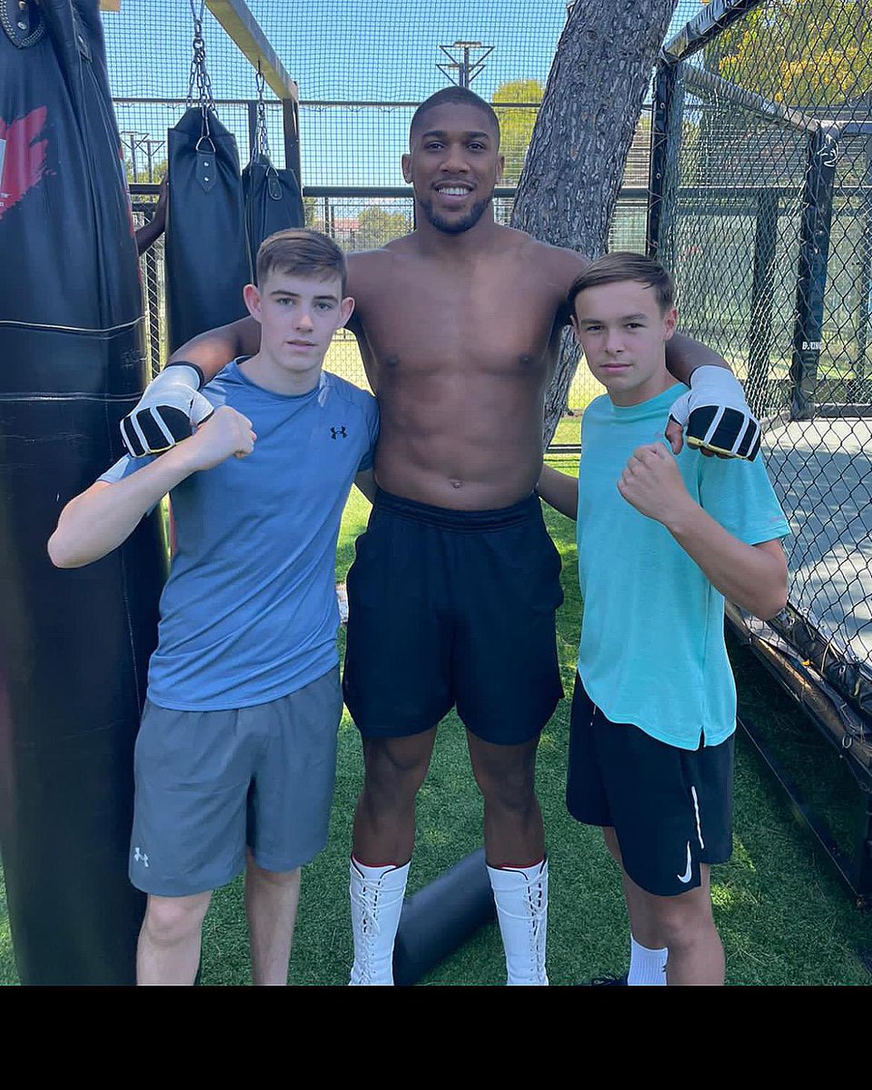 Kevin Mitchell tweet media