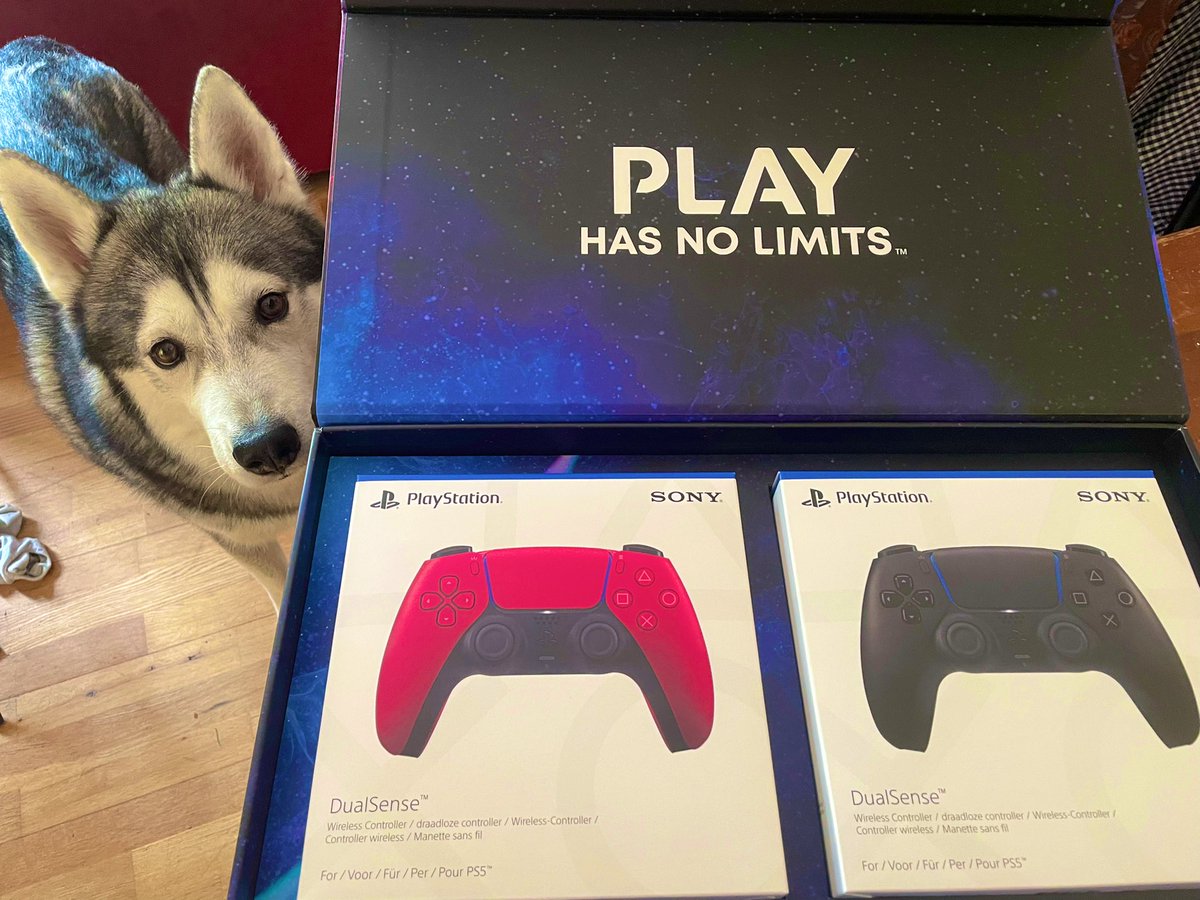 TheApexHound's tweet photo. Shoutout to @PlayStation for sending the new controllers. I already have the red one so maybe I’ll give this one away to someone who retweets this tweet?🤔 #Ad https://t.co/kbXeLR83uK