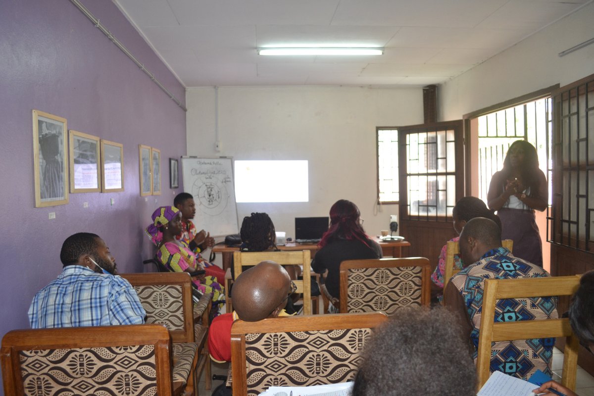 OBotama_aic's tweet photo. #startupiyem
🔥Des ateliers pratiques, Des échanges enrichissants et édifiants, tous les éléments étaient réunis pour donner une lancée positive à ce début de mentoring 🔥
#projet #entrepreuneur #startup #inspirer #afrique #cameroun #yaoundé #handipreneurs #forim #AFD https://t.co/Orauval8mX