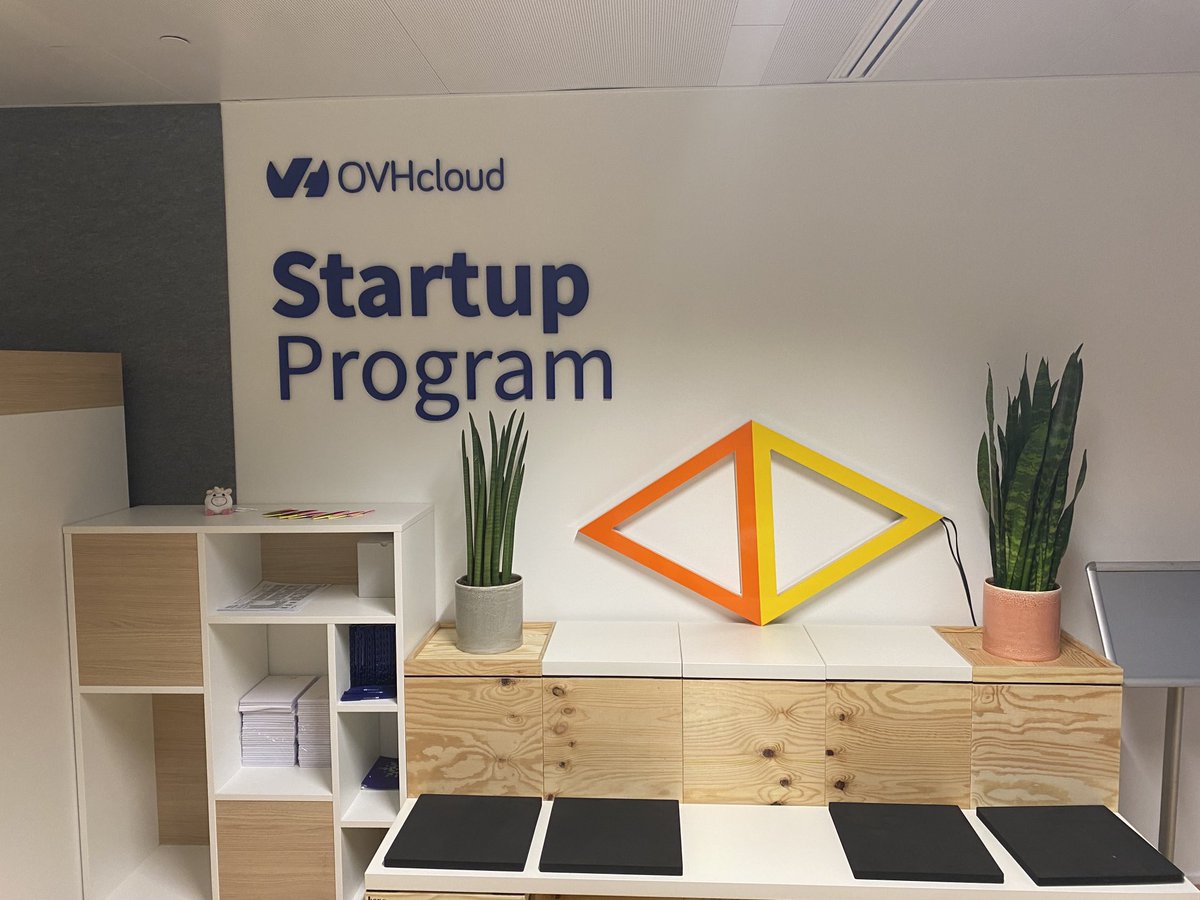 Early_Hour's tweet photo. À @joinstationf en excellente compagnie en train de parler Cloud, data, #IA cc @OVHcloud_FR @fannysparty #StartupsProgram https://t.co/WD68uSCw6g