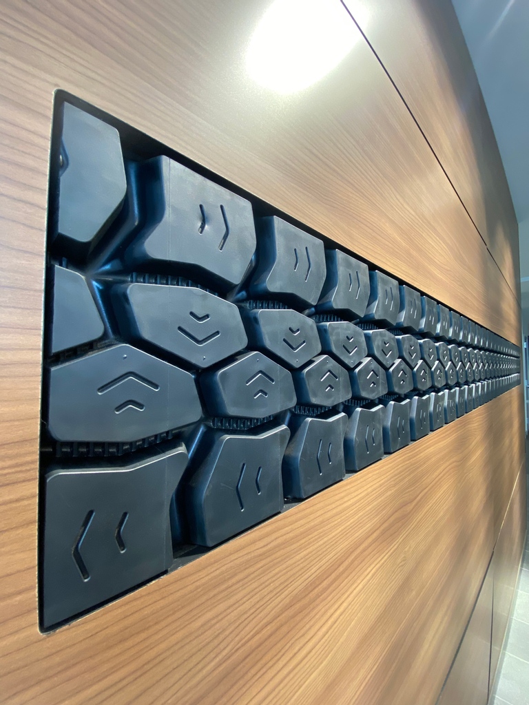 A sneak peak at one of our favorite details from Markquart Menomonie.  Stay tuned for more photos!
#design #interiordesign #architecture #branding #designer #creative⁠ #brand #designinspiration #brandidentity #creativity  #Markquart Motors #Jeep #Dodge #Chrysler #Ram