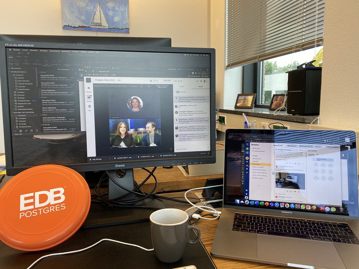 EdcoWallet's tweet image. My setup for #postgresvision2021 ready for it! #postgres