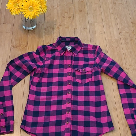 So good I had to share! Check out all the items I'm loving on <a href="/Poshmarkapp/">Poshmark</a> #poshmark #fashion #style #shopmycloset #anntaylor #vigoss #abercrombiefitch: posh.mk/45OAAIkqihb