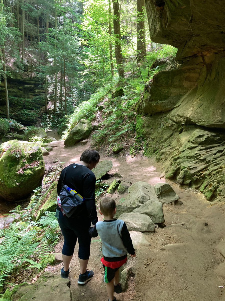 AnnaTusRich's tweet photo. Summer vibes. Hiking vibes.  #CGRSweepstakes @Columbia1938 https://t.co/YpCbFDGXuF