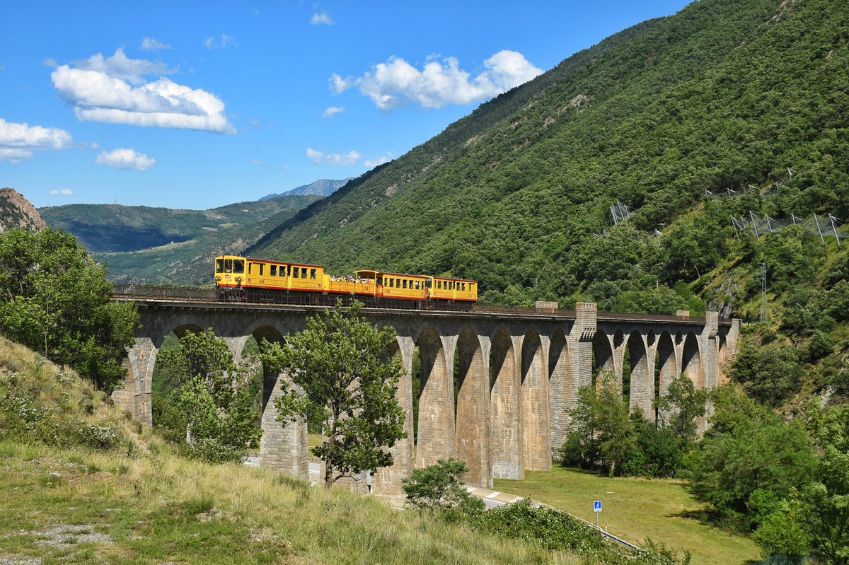 Si vous vous baladez dans les Pyrénées cet été, n’hésitez pas à aller faire un tour de #TrainJaune pour découvrir la région de Conflent et la Cerdagne via Font-Romeu en train touristique avec @SNCF @CrtlOccitanie @Occitanie @TER_Occitanie 
#PatrimoineSNCF