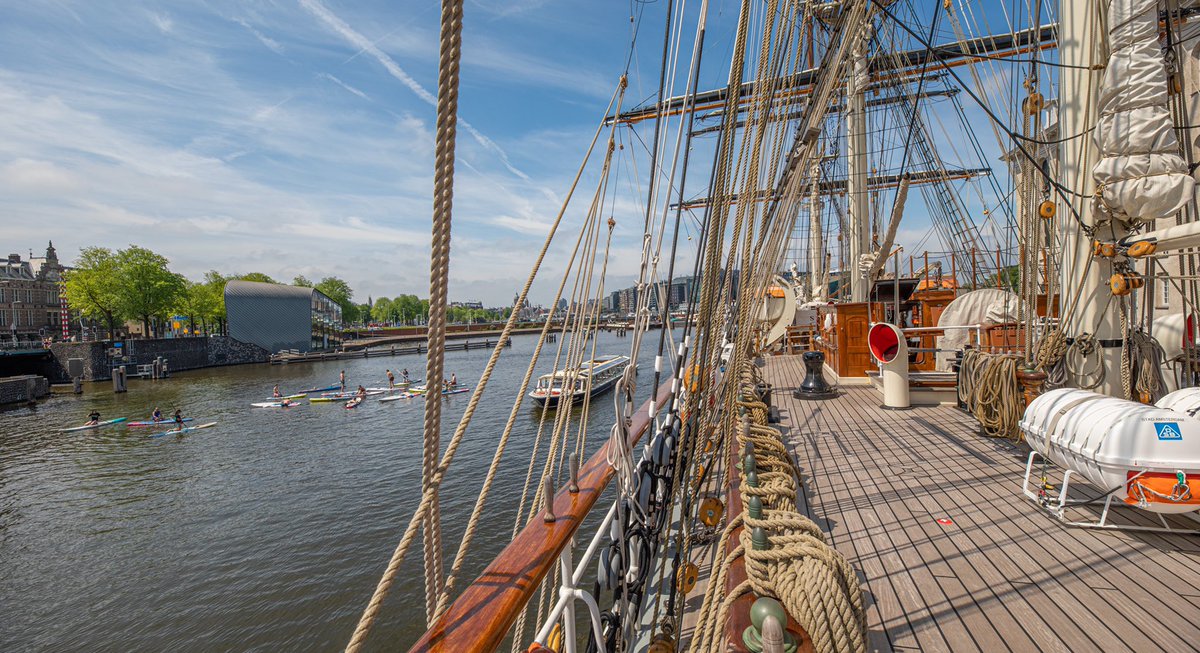 HorequipBV's tweet photo. Clipper Stad Amsterdam! Het vlaggenschip onder de Nederlandse passagiersschepen. 76 meter lang, 31 zeilen. 
Wij realiseerden de kombuis refit, wasserij apparatuur, barkoelingen, koelcel-vriescel stellingen en een zeer speciale afzuigkap met hoog debiet ventilator via de mast. https://t.co/dS4Lj4IFjw