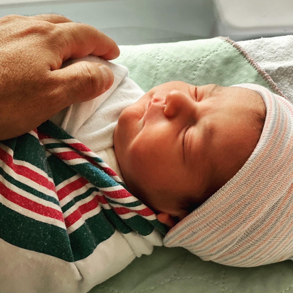 Hectorsanchez7's tweet photo. Yesterday was the best first day of summer ever!
Meet Grace Lucy Sánchez aka “Gracie Lu” born last night at 10:12pm, weighing 7 lbs 11oz measuring 20.75 inches. She’s already quite the vocal one. Thank you for praying for Érica and baby. Grateful to God that both are doing great https://t.co/ihFsMbyScY