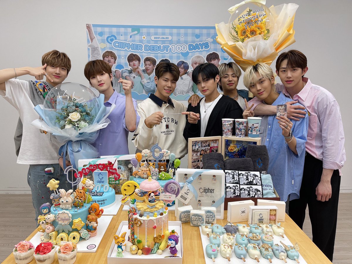 CiipherFRANCE's tweet photo. ✨-• Photos
Photos du post de nos garçons en groupe suite au VLIVE pour les 100 jours.🥰
©️: @RAIN_Ciipher
#Ciipher #BABY_안꿀려_OUT_NOW #CPR #100DaysWithCiipher #CLUE100DAYSWITHCiipher #CLUE https://t.co/KLKE27Ni0H