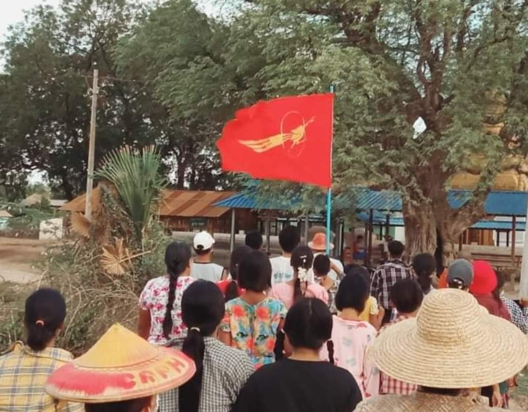 Demonstrators marched in #Phaungka Village, #Salingyi Township, shouting slogans,"Stay strong, #Mandalay, we are on your side". 

#UnfetteredAccessForAids
#June22Coup
#WhatsHappeningInMyanmar