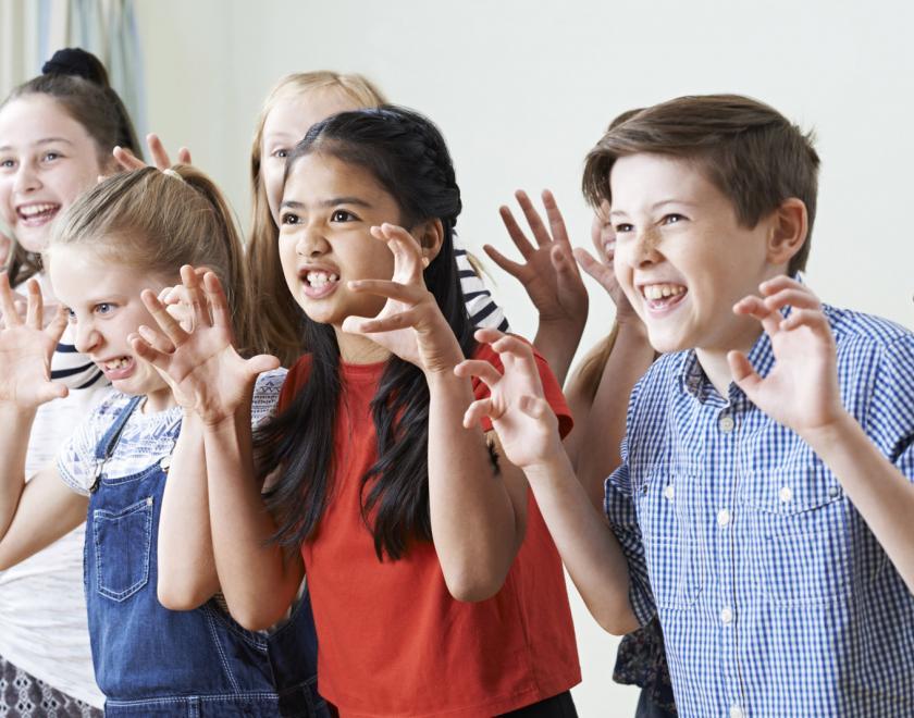 southstreetarts's tweet photo. After a year of isolation, your little ones might need a helping hand coming out of their shells. Come try a free Youth Theatre taster session on Sat 10 July, &amp; let them explore their creativity in a fun supportive environment. Email Jane.Ibbotson@reading.gov.uk to find out more! https://t.co/44SM0xbcGv
