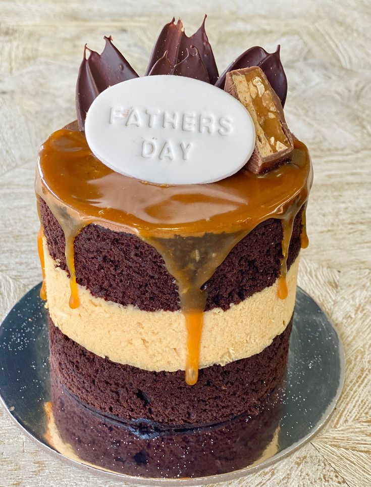 Papi @NHoran_b ;
          ¡Feliz día del padre! Eres el mejor, gracias por hacerme parte de tu familia y darme tanto amor. Te amo muchito.