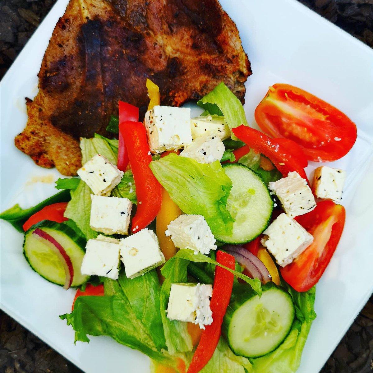 NevariMpho's tweet image. Lunch served 😋🍑
Nothing hectic, Greek salad and Porkchops
@Fikz_the_Cook 
#Magickitchen
#BLUZA_za
#ITISNOWORNEVER
#WORKINPROGRESS
#CONSISTENCY
#DEDICATION
#BEKINDTOYOURSELF
#KEEPTHEFAITH
#ITISWELLWITHMYSOUL