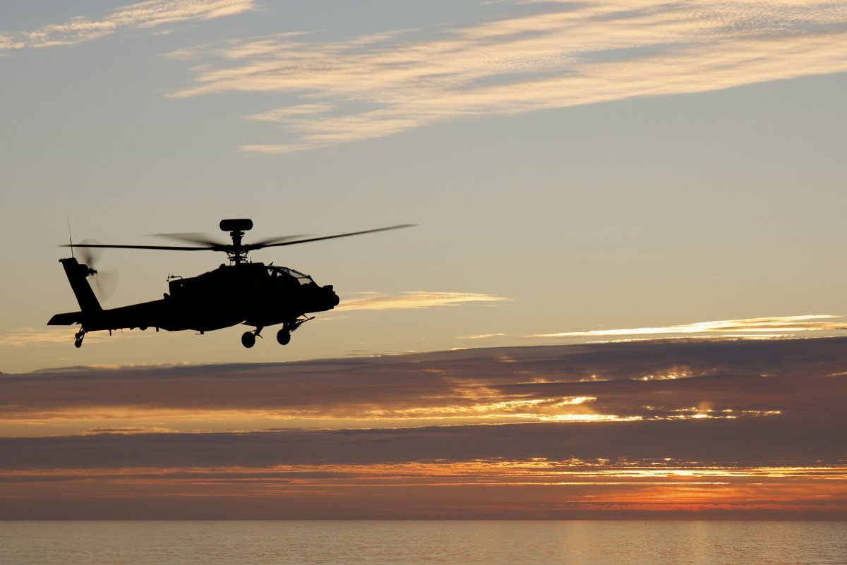 Royal Navy tweet media