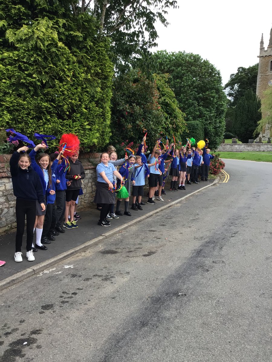 inspire_plus's tweet photo. @SarahOuten had a fantastic greeting yesterday afternoon from Barkston & Syston School! #HealthyHappyActive #MiniAuthors #writters #book #NationalSchoolSportsWeek #tour https://t.co/4ZzmY96oJi