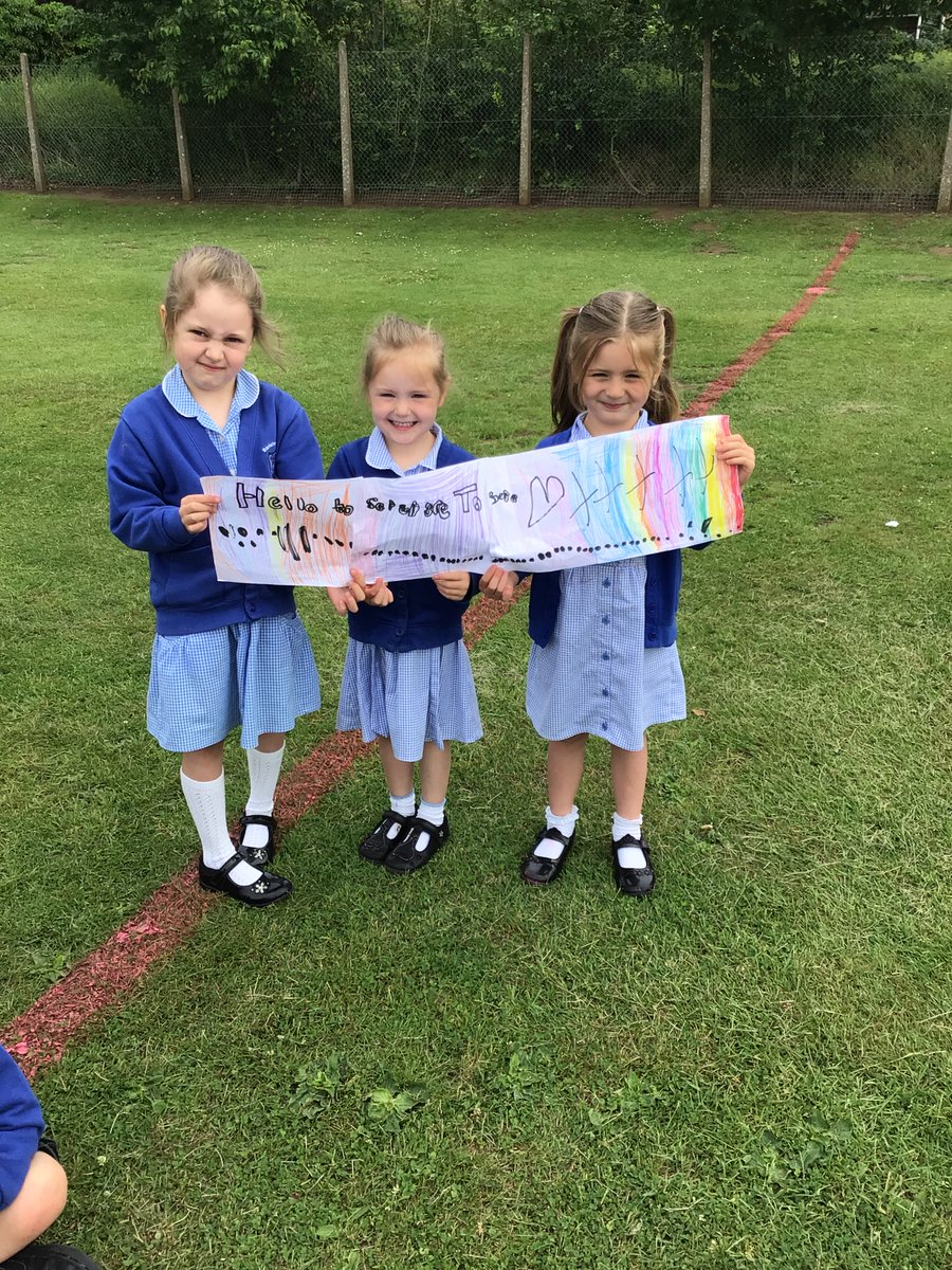 inspire_plus's tweet photo. @SarahOuten had a fantastic greeting yesterday afternoon from Barkston & Syston School! #HealthyHappyActive #MiniAuthors #writters #book #NationalSchoolSportsWeek #tour https://t.co/4ZzmY96oJi