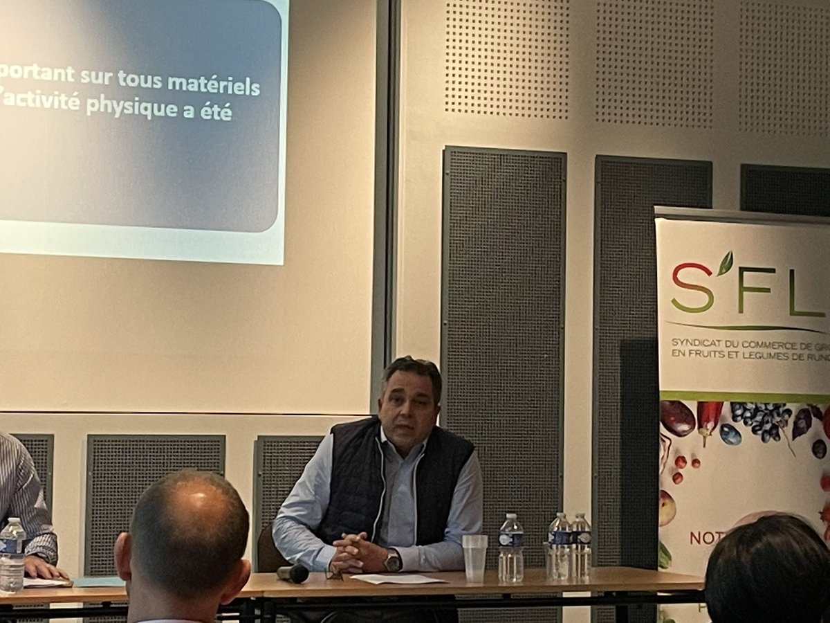 Uncgfl (@uncgfl) on Twitter photo #live Didier Marques président de l #Uncgfl intervient à l AG du Syndicat des #grossiste #fruits et #legumes du <a href="/marchederungis/">Marché de Rungis</a> pour présenter les faits marquants de la profession : <a href="/FeLPartenariat/">FeL PARTENARIAT</a> , offres produits de demain, gestion des emballages plastiques, #logistiqueurbaine #live Didier Marques président de l #Uncgfl intervient à l AG du Syndicat des #grossiste #fruits et #legumes du <a href="/marchederungis/">Marché de Rungis</a> pour présenter les faits marquants de la profession : <a href="/FeLPartenariat/">FeL PARTENARIAT</a> , offres produits de demain, gestion des emballages plastiques, #logistiqueurbaine