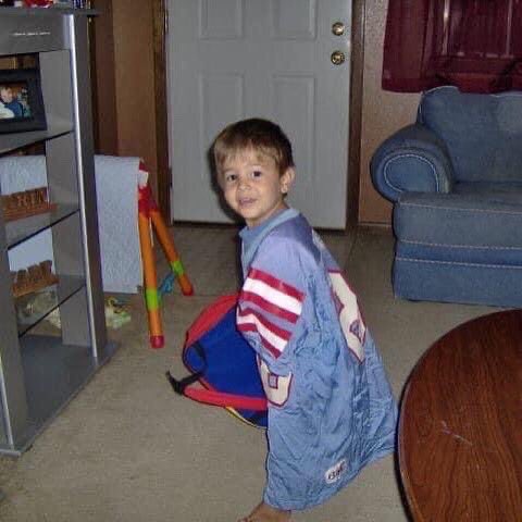 RobinEudy's tweet photo. Happiest of birthdays to my Will!  You made me a momma 17 years ago &amp; your father &amp; I could not be more proud of the young man you are growing up to be!  This time next year we will be getting ready to send you off for COLLEGE! @EudyWill #TimeNeedsToSlowDown https://t.co/AhuxXIBvm4