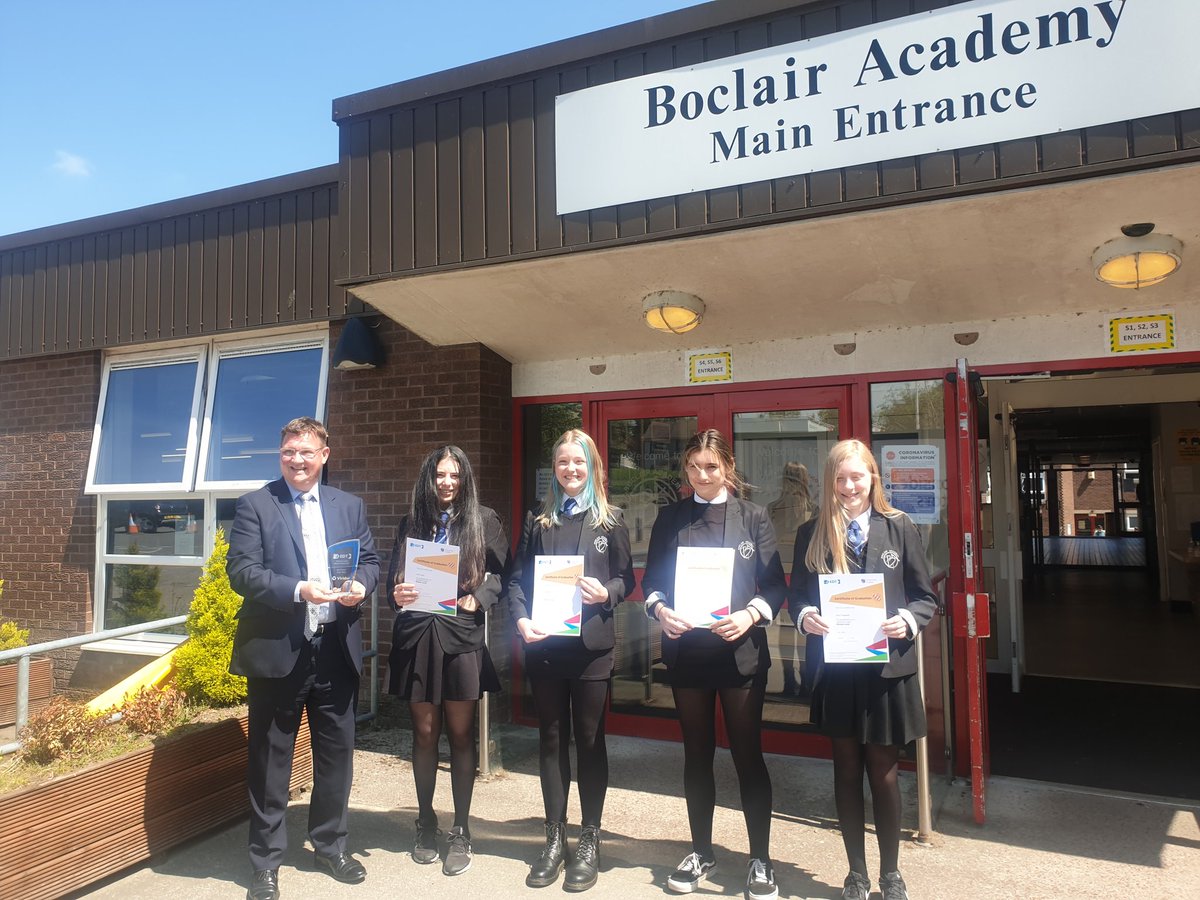 BoclairChemist1's tweet photo. Thank you to Steven from @ViridorUK for presenting us with our regional trophy today. We are very excited to compete in the National final tomorrow and to see everyone's projects. #STEM  @BoclairAcademy @EDTScotland @BoclairDyw https://t.co/CjbyAggX3T