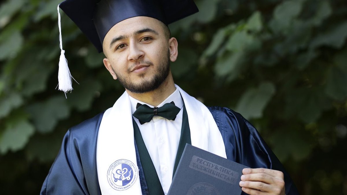 UNHCR_Cent_Asia's tweet photo. Refugees in Central Asia have the chance to rebuild lives and discover potential through education, employment and sport, thanks to hospitality of host communities, but also thanks to ongoing support of @StatePRM 🇺🇸 helping #UNHCR to stand #WithRefugees 
@usmissiongeneva @USUN https://t.co/DwqxbCYjOZ