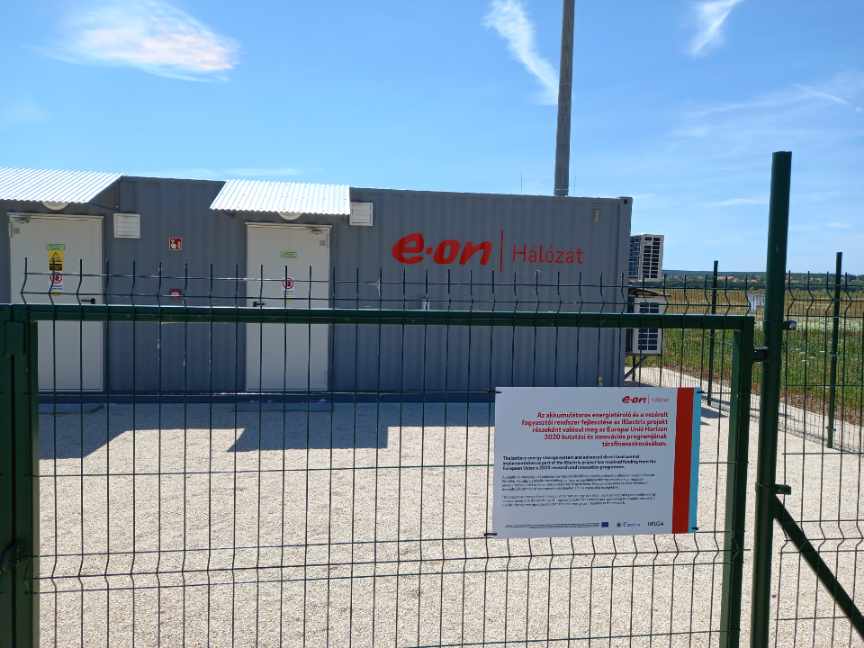 Ielectrix_H2020's tweet photo. We're putting the finishing touches on our battery energy storage in Zánka. Now, it is painted according to E.ON design. #H2020 #BatteryStorage #SmartGrids @innovation_eon @EU_Commission https://t.co/FHKhQiIiWy