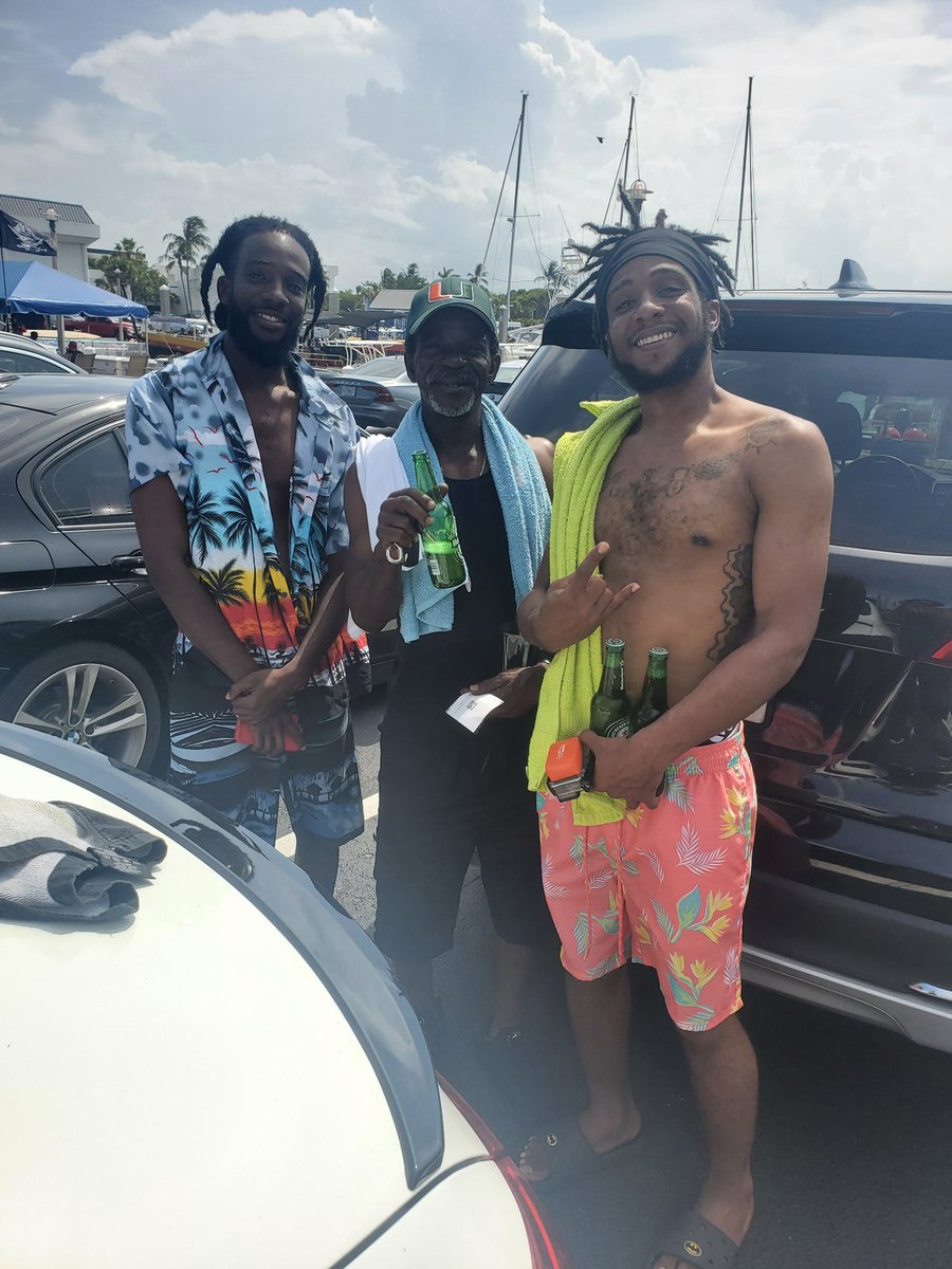 KutNinjas's tweet photo. Had a wonderful time on the water w/ my bro and Father on Father's day. Blessed. #kutthroatninjas #Frazierboys #persistence https://t.co/SrLz6Yf7NY
