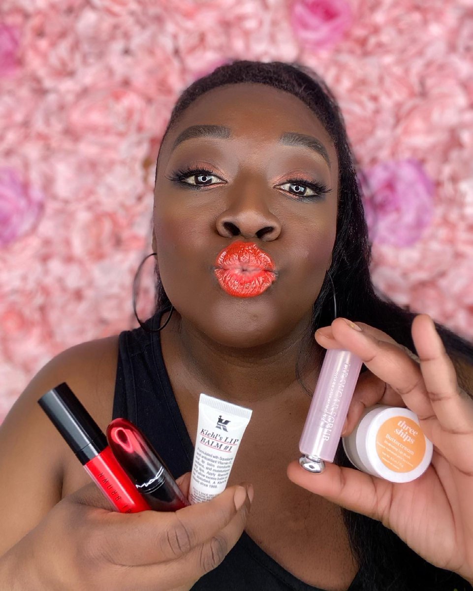 TracypMakeup's tweet photo. PUCKER UP!💋 Happy National Kissing Day!
Find that special someone, and plant a big ol’ smooch on em’!😘
All products are available at @HudsonsBay in-store and online at https://t.co/p9XH2qDMaF
#HBBeauty #HBColourfulLife #HBPartner #Ad https://t.co/ryLoBOeufS