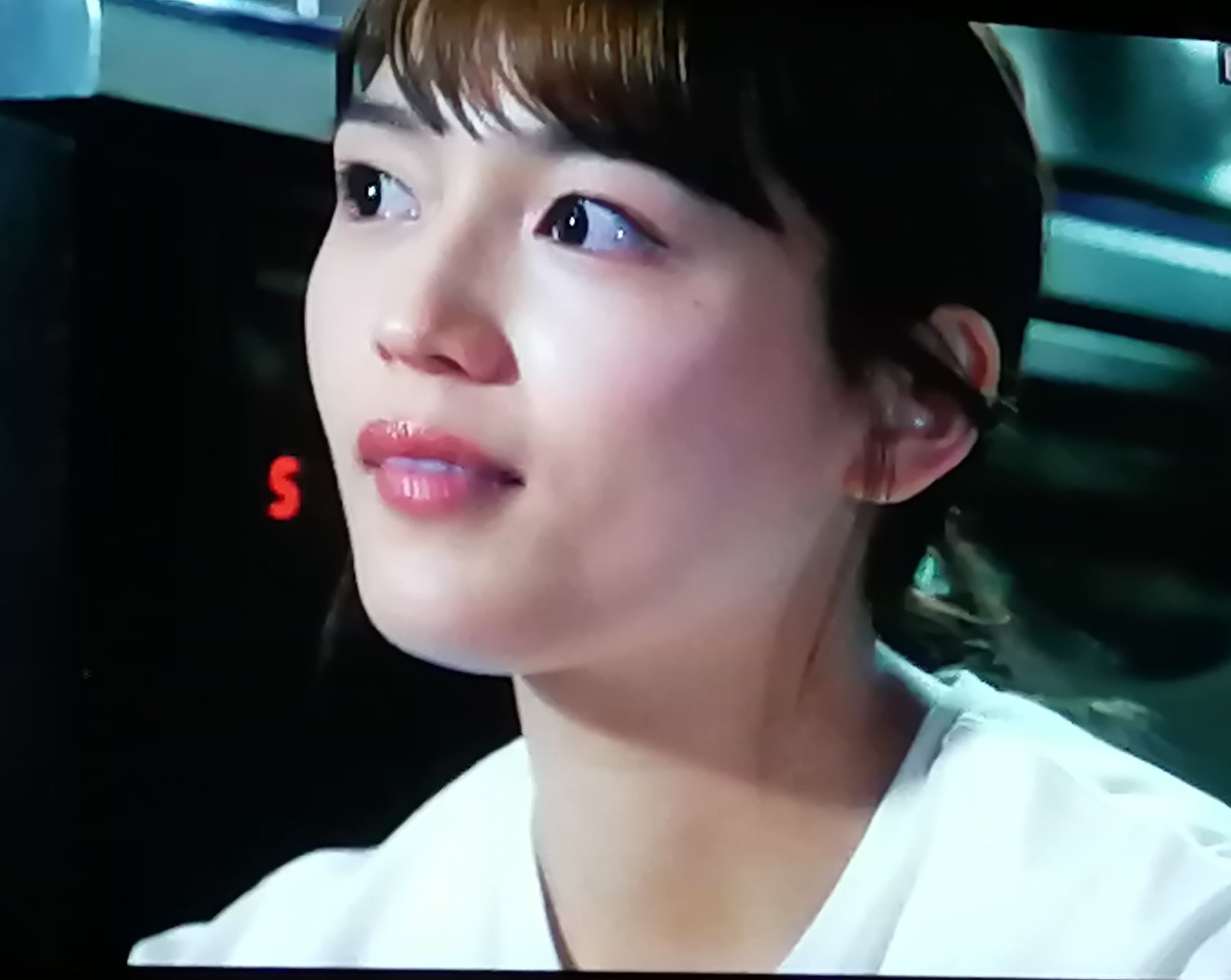 18 1 31 着飾る恋には理由があって 着飾る恋 豆柴真柴 さんの 川口春奈 さんの この耳に髪がかかる髪型 真似したいのに マスクがあると出来ない問題 私だけじゃないはず