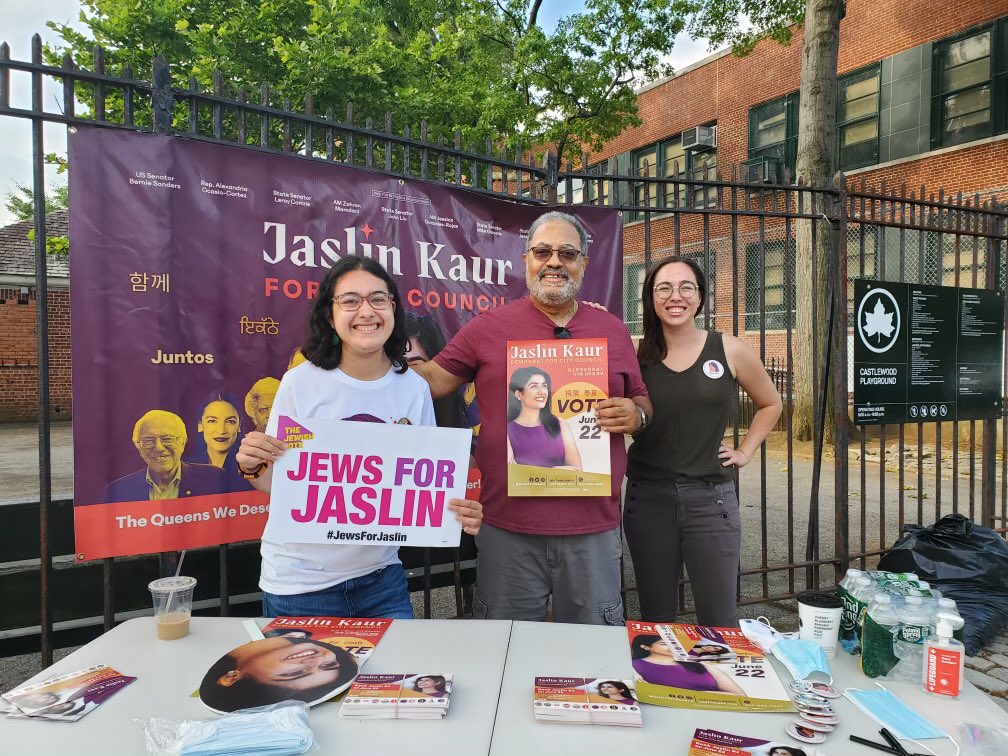 JewsForJaslin's tweet photo. Happy Election Day! We’re out at the polls across District 23 all day talking to voters and getting out the vote for @jaslinforqueens! Polls are open until 9pm - find your poll site at https://t.co/lqSqNo7JaT and go vote! https://t.co/qTVrRnv5dc