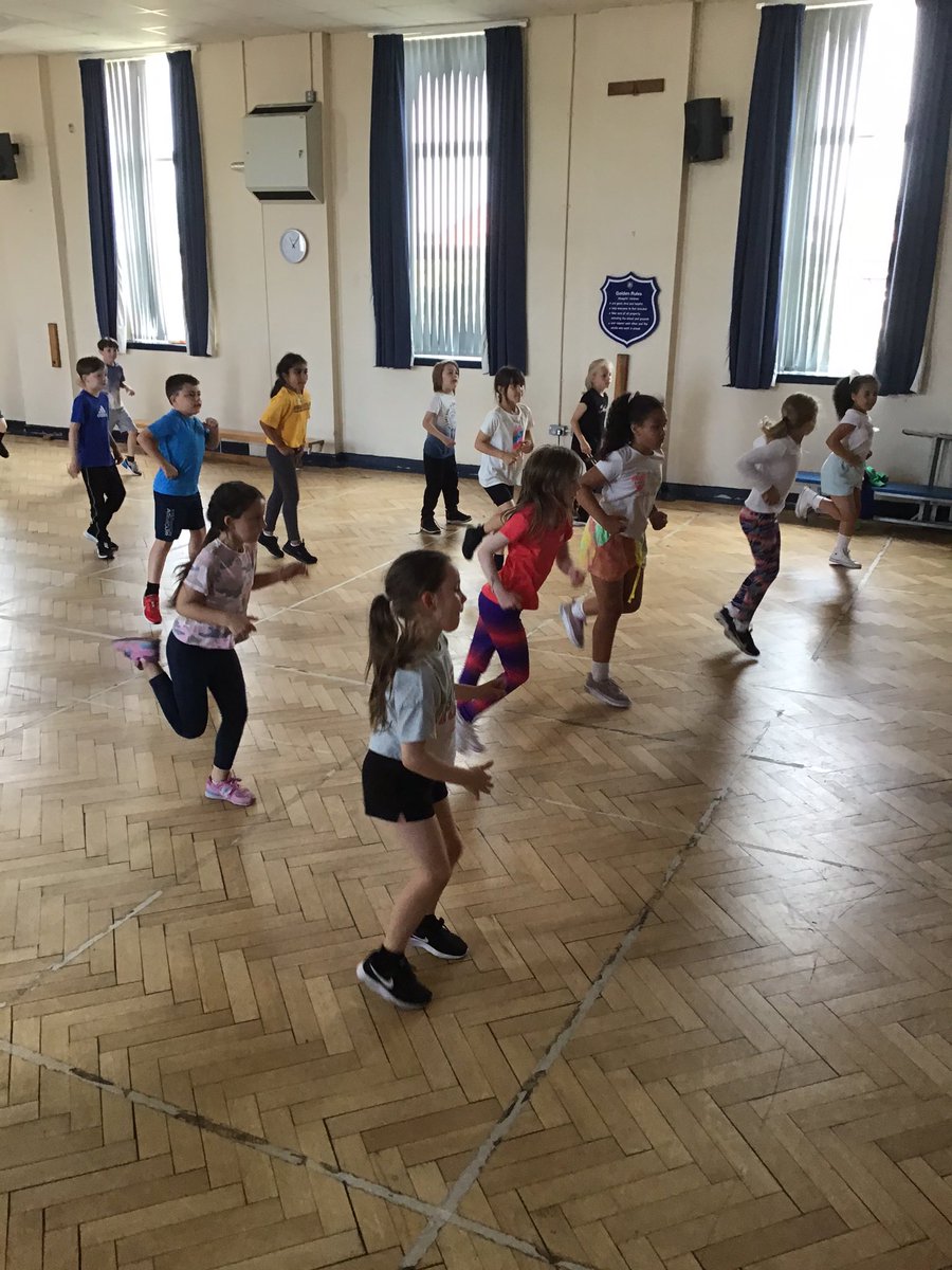 MosspitsYear3's tweet photo. Our dance workshop was amazing! Thank you so much Natalie 💃🕺🌟 https://t.co/RxGelbiJYP