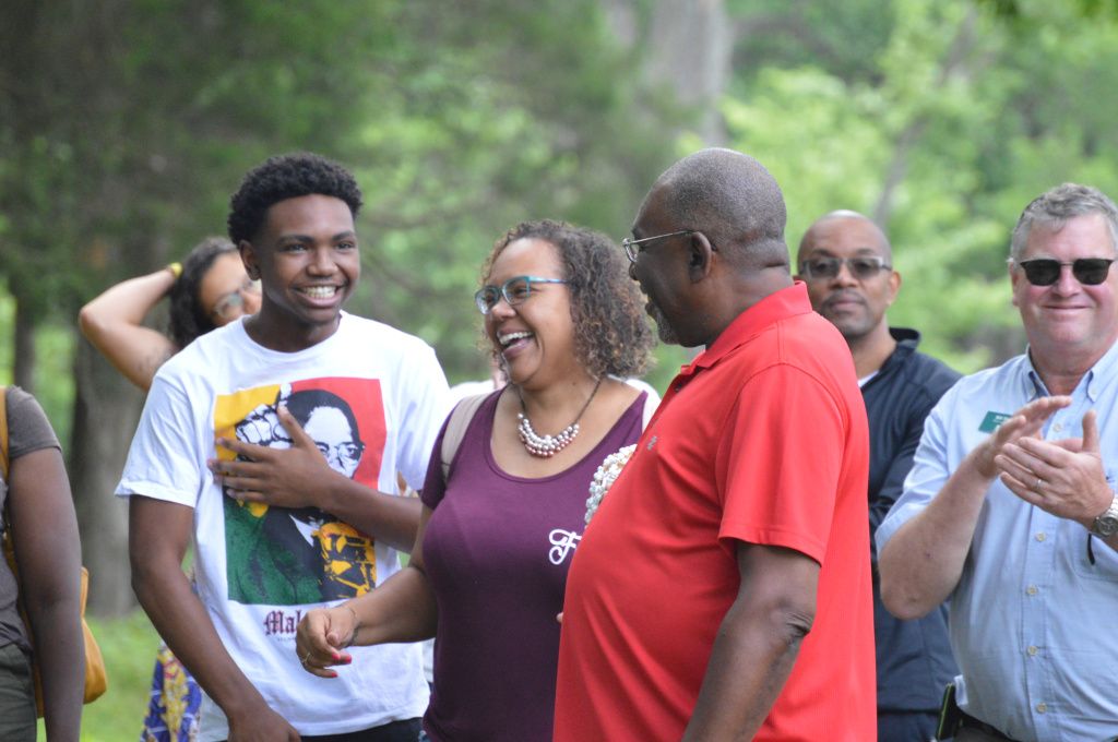 JMMontpelier's tweet photo. Connect virtually to friends/families/groups through https://t.co/RDCJatfltq
https://t.co/WTVfiUipNr
@artscenterinorange #OCAAHS #blackhistory #Juneteenth #Juneteenth2021 #June19 #Community #Unity #Heritage #OCAAHSJuneteenth #JuneteenthinOrange #AmericanHistory @SavingPlaces https://t.co/fe8ChXAa8m