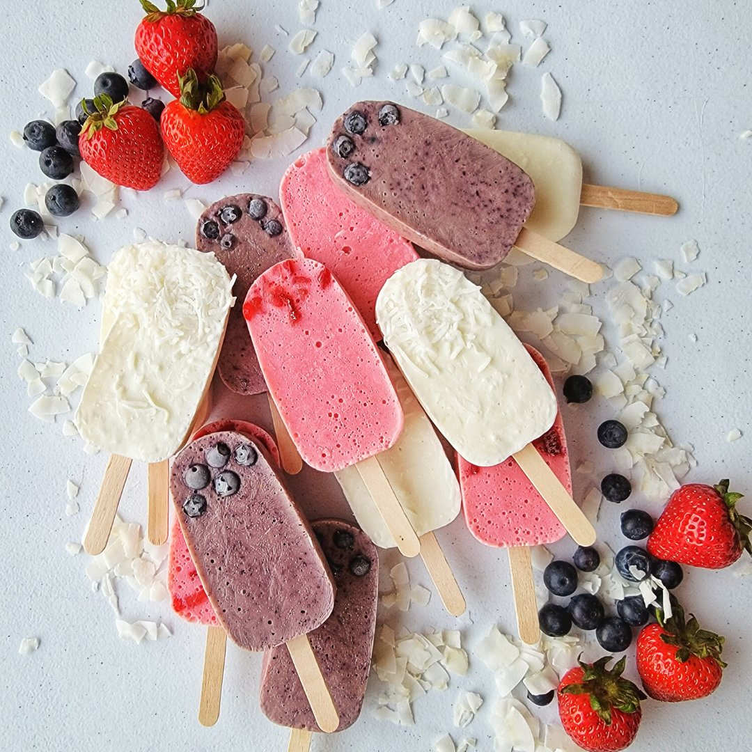 RunEatRepeat's tweet image. Easy Yogurt Popsicles - 3 ways!  You choose - Strawberry, Coconut or Blueberry mixed with @RealCalifMilk yogurt for a light summer snack.
Recipe here &amp;gt;&amp;gt;&amp;gt; bit.ly/YogurtPopsicles

#ad #RealCaliforniaMilk  #SnackHappy #RunEatRepeat