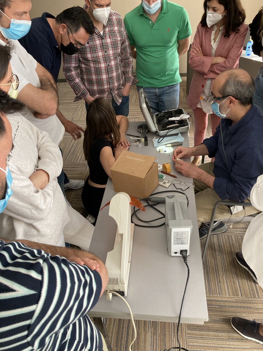 odontomaster_es's tweet photo. Máster en Cirugía Oral, Implantología y Periodoncia.
Uno de nuestros profesores: Dr. Ernesto Montañés Montañez.
Parte teórico-practica con profesionales de gran prestigio y parte 100% práctica en clínicas con pacientes.
https://t.co/BWFTU7Phjb
#odontomaster #ucav #implantologia https://t.co/k9Ax2GOF5y