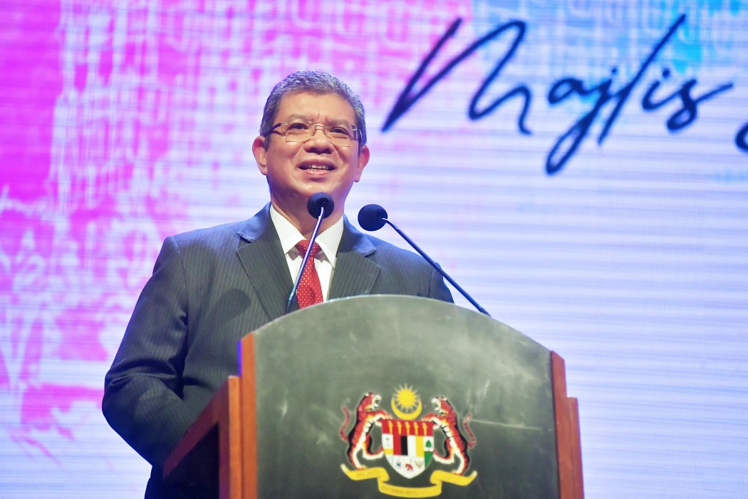 malaysia601's tweet photo. Apart from the 900Mhz spectrum, the Minister also ordered a five-year tenure extension of the 2.6Ghz band to #Altel, allowing it to continue leasing the national spectrum to other Telcos.

#KKMM
#MCMC

https://t.co/R7iJ6Zkkb1 https://t.co/pS8XaPkzfO
