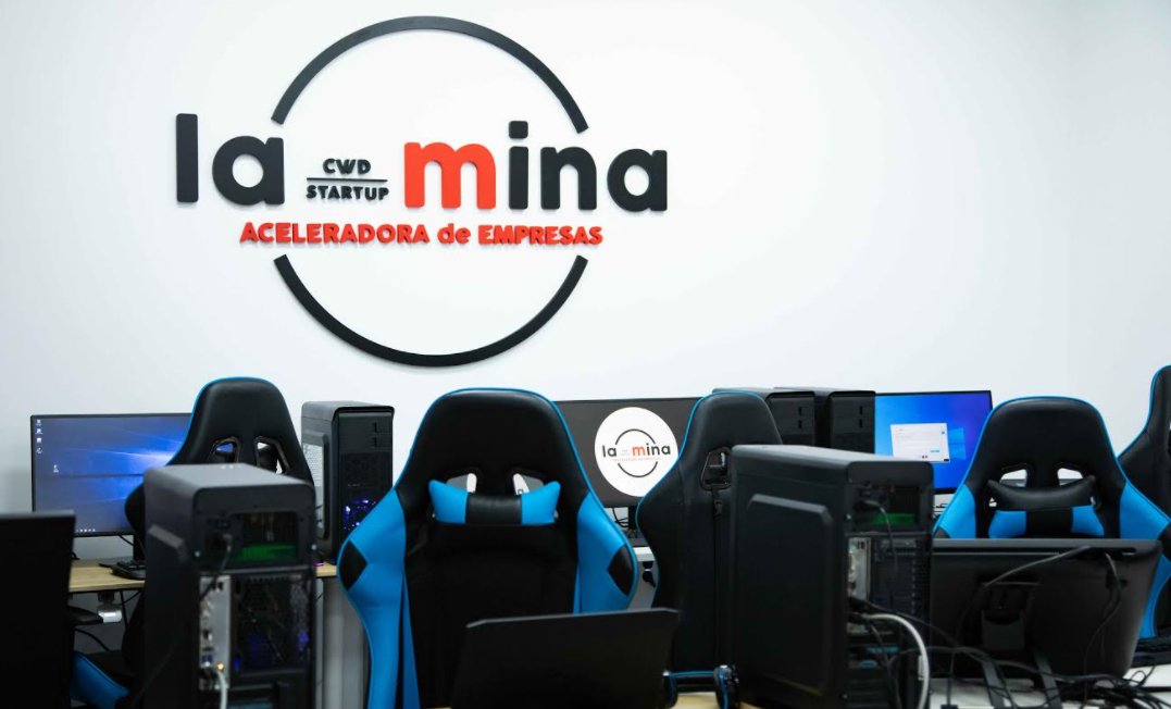 cdChicasGamers's tweet photo. ¿Eres emprendedor/a o buscas trabajo en el sector del videojuego? Echa un vistazo a #LaMinaGames un espacio colaborativo de @CamaraLinares y @FundacionINCYDE que abre sus puertas con el apoyo de @TheGameKitchen @dev_es y @MoonlightGames_
Apúntate aquí:  https://t.co/4PcmVK4vjm https://t.co/ej8bX6SLFX