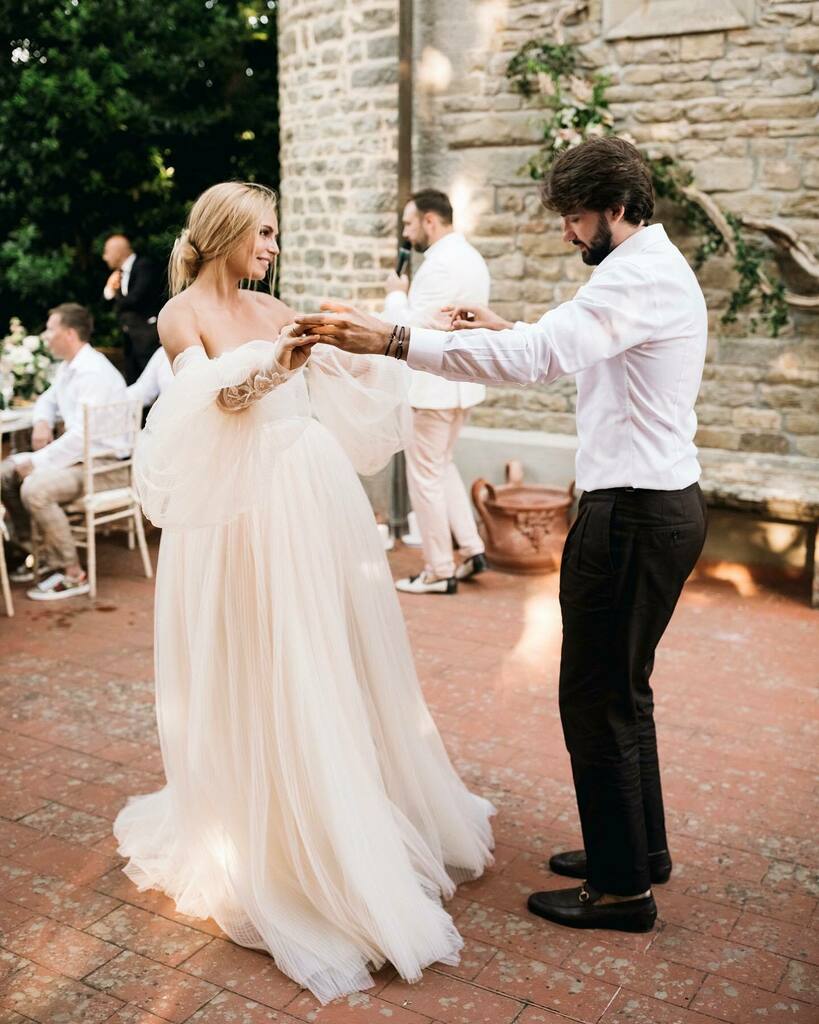 GaliaLahav's tweet photo. DANCE WITH ME 💗 // Our iconic #GLBride @_supermasik_ in our #Bellina 💕 #GaliaLahav #GLCouture https://t.co/m8QQNHjLMn https://t.co/MkFf1AEk7K