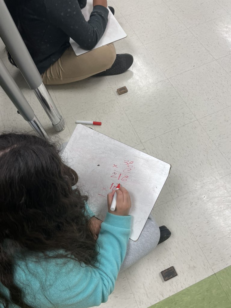 gisd_iteam's tweet photo. Nutritional breakfast, Kinesthetic learning, &amp; finding the mail idea = a successful day 6 @DES_Hornets!!! These students are working hard during #gisdintersession 
#goforthegoldingisd @gisdnutrition https://t.co/TBmA2pdfoe