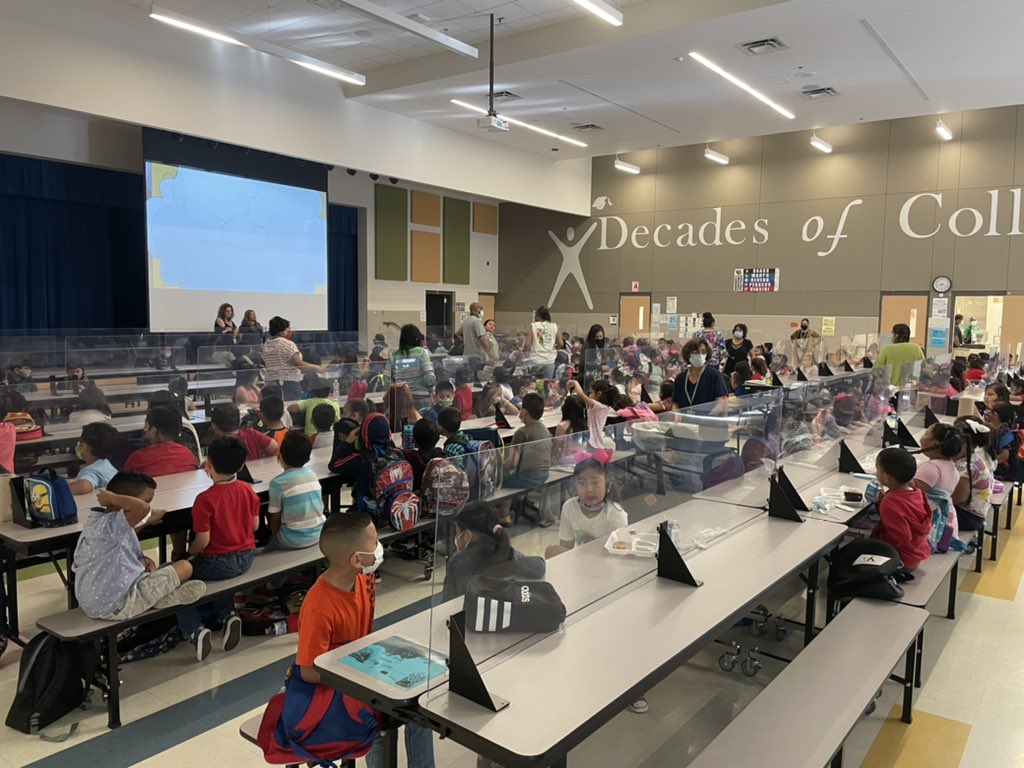 gisd_iteam's tweet photo. Nutritional breakfast, Kinesthetic learning, &amp; finding the mail idea = a successful day 6 @DES_Hornets!!! These students are working hard during #gisdintersession 
#goforthegoldingisd @gisdnutrition https://t.co/TBmA2pdfoe
