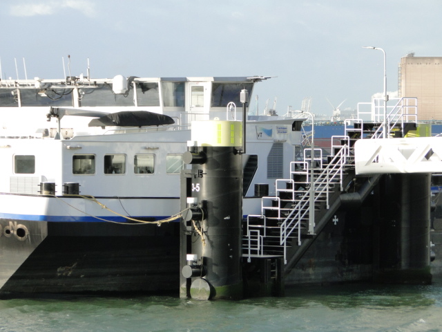Pianotrappen. Het R'damse havengebied telt er een paar. Tot grote tevredenheid van #binnenvaart. En het wordt nóg mooier! #Pianotrappen worden de norm bij nieuwbouw/renovatie. Wij zijn blij dat stevige lobby heeft geresulteerd in deze doorbraak #veiligheid bln.nl