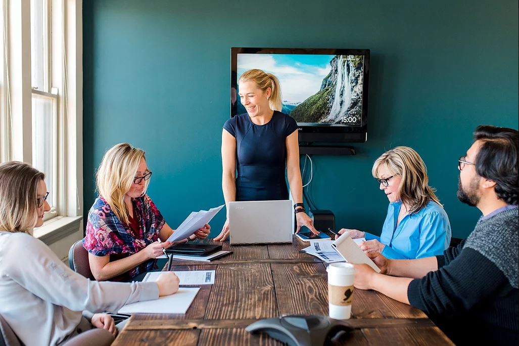 Every membership comes with hourly reduced rate or included access to our professional conference room. This gives you a great, professional location to conduct business and meetings in Downtown Fayetteville. #coolspringdowntowndistrict #downtownfaync #smallbusiness