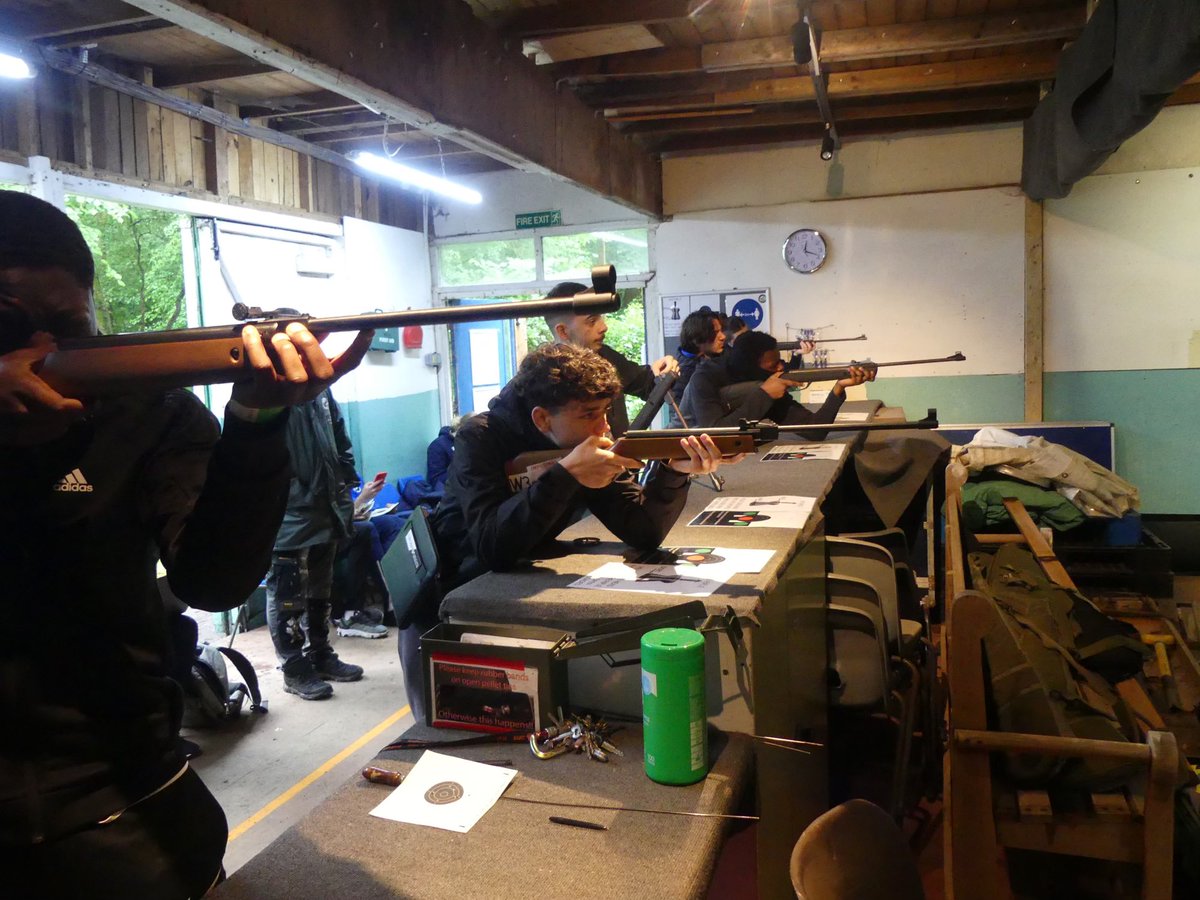 Millwall_MCT's tweet photo. 🎯Yesterday students from #Millwall AP Academy Programme tried their hand at shooting air rifles with our @NCS team

😁Have you ever wanted to try new skills like this? 

👉Then contact Joubin on jsarrami@millwallcommunity.org.uk

#millwallfc #millwallcommunitytrust #ncs https://t.co/RqQy1KN1CL