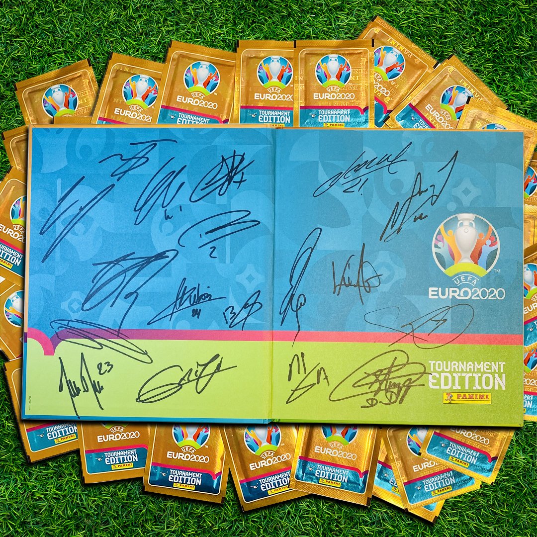 panini_france's tweet photo. Tente de remporter l'album cartonné dédicacé par une partie de l'Equipe de France ! Foot Center t'offre aussi un bon d’une valeur de 110€ pour l'achat d’un maillot de l’Equipe de France ! 🇫🇷

Pour jouer :
👉 Abonne-toi aux pages @Panini_fr et @footcenter_fr  
🔁 RT

#paninifoot https://t.co/xMlr6v8Dl1