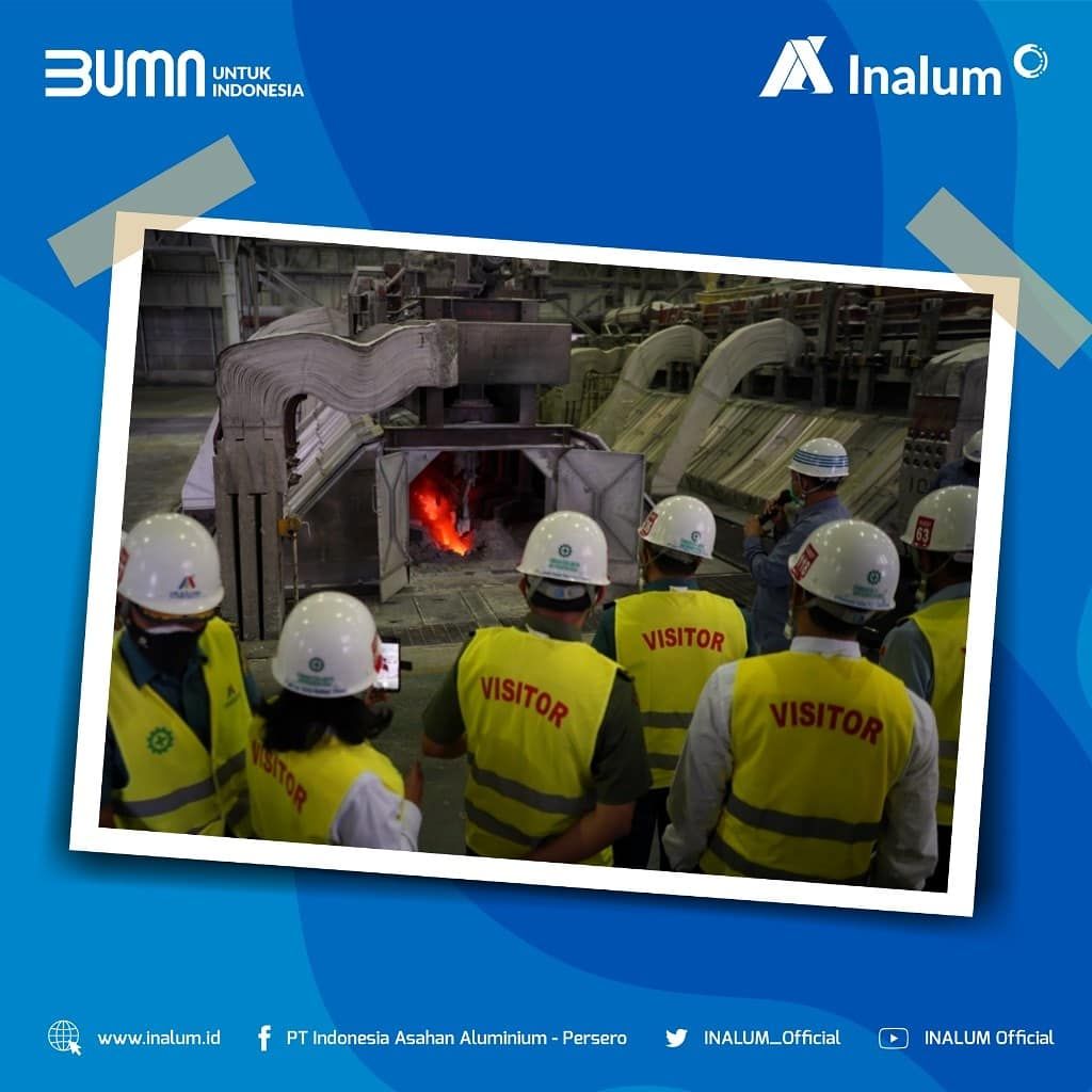 INALUM_Official's tweet photo. Pada kunjungan yang dilaksanakan dalam rangka Studi Lapangan Isu Strategis Nasional ini, rombongan Lemhannas RI melihat secara langsung proses produksi Aluminium di INALUM mulai dari proses elektrolisa Aluminium hingga Aluminium sudah dicetak.
#InalumHebat
#BUMNUntukIndonesia https://t.co/RRINyZMdHl