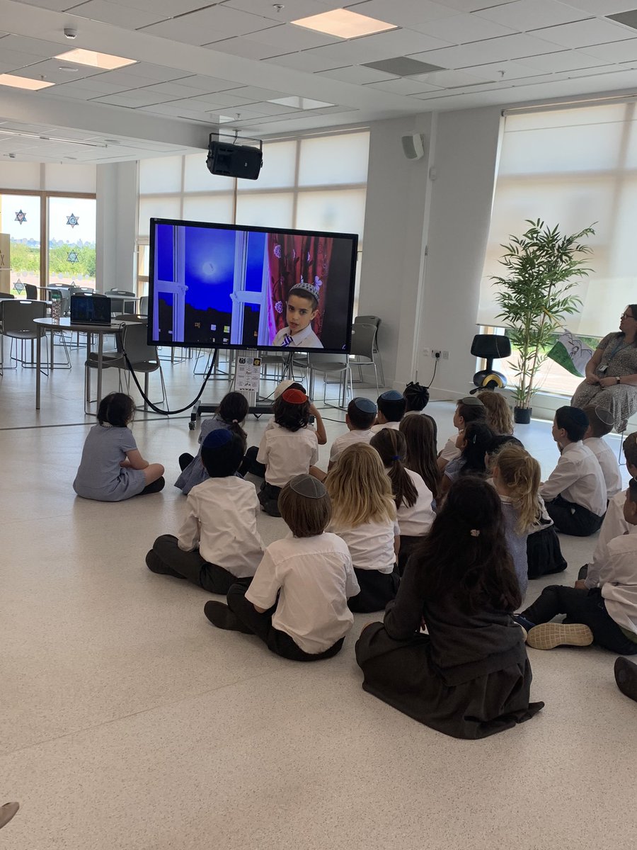 CWLIvritKodesh's tweet photo. The red carpet was rolled out for the very special occasion. Well done and mazel tov  @P3Calderwood. We are all so proud of you. @MRubin12461442 https://t.co/3HLpv22FNj