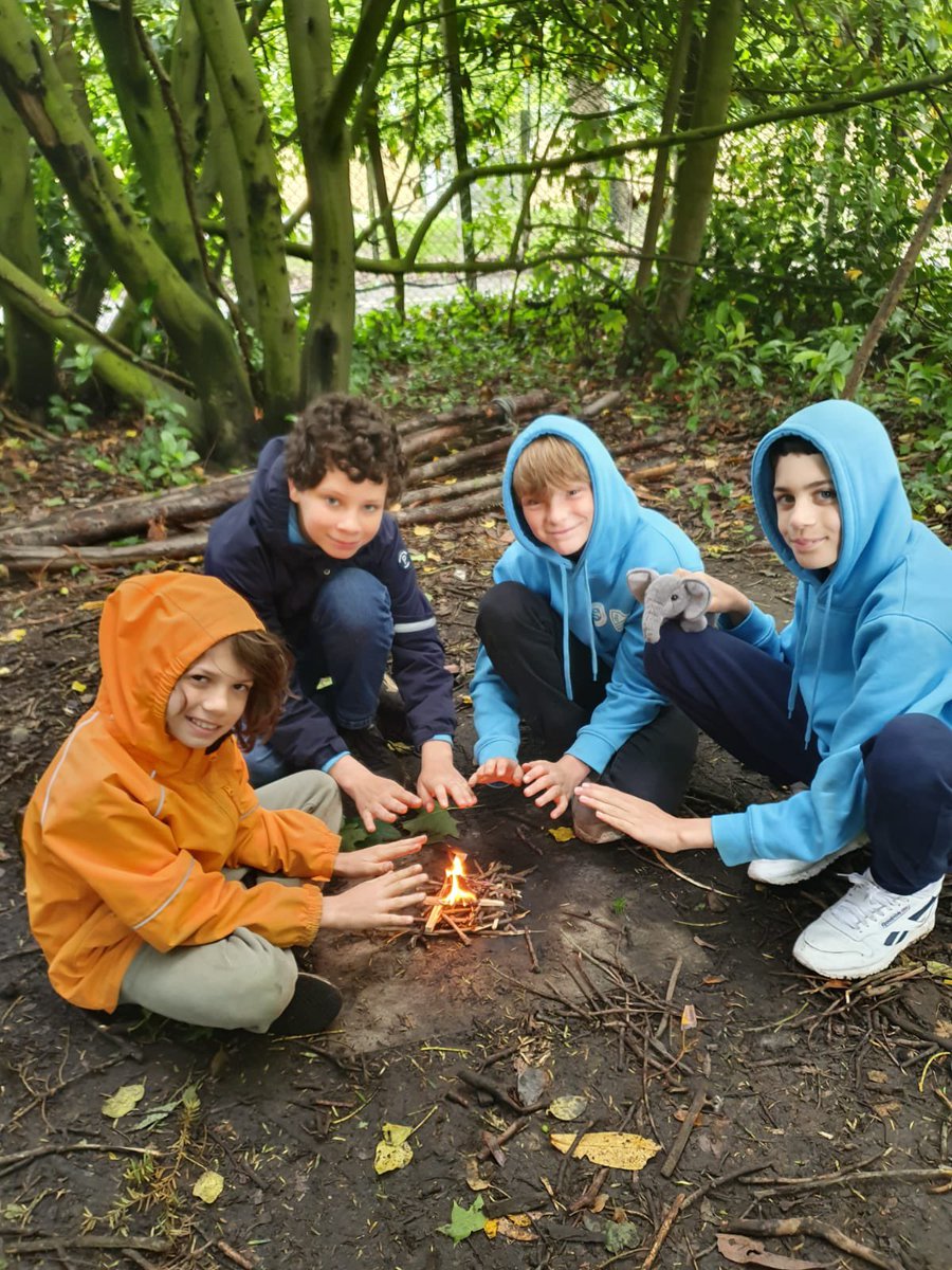johnbetts_lbhf's tweet photo. Starting fires 🔥 🔥🔥 https://t.co/SW3HO8xOFg