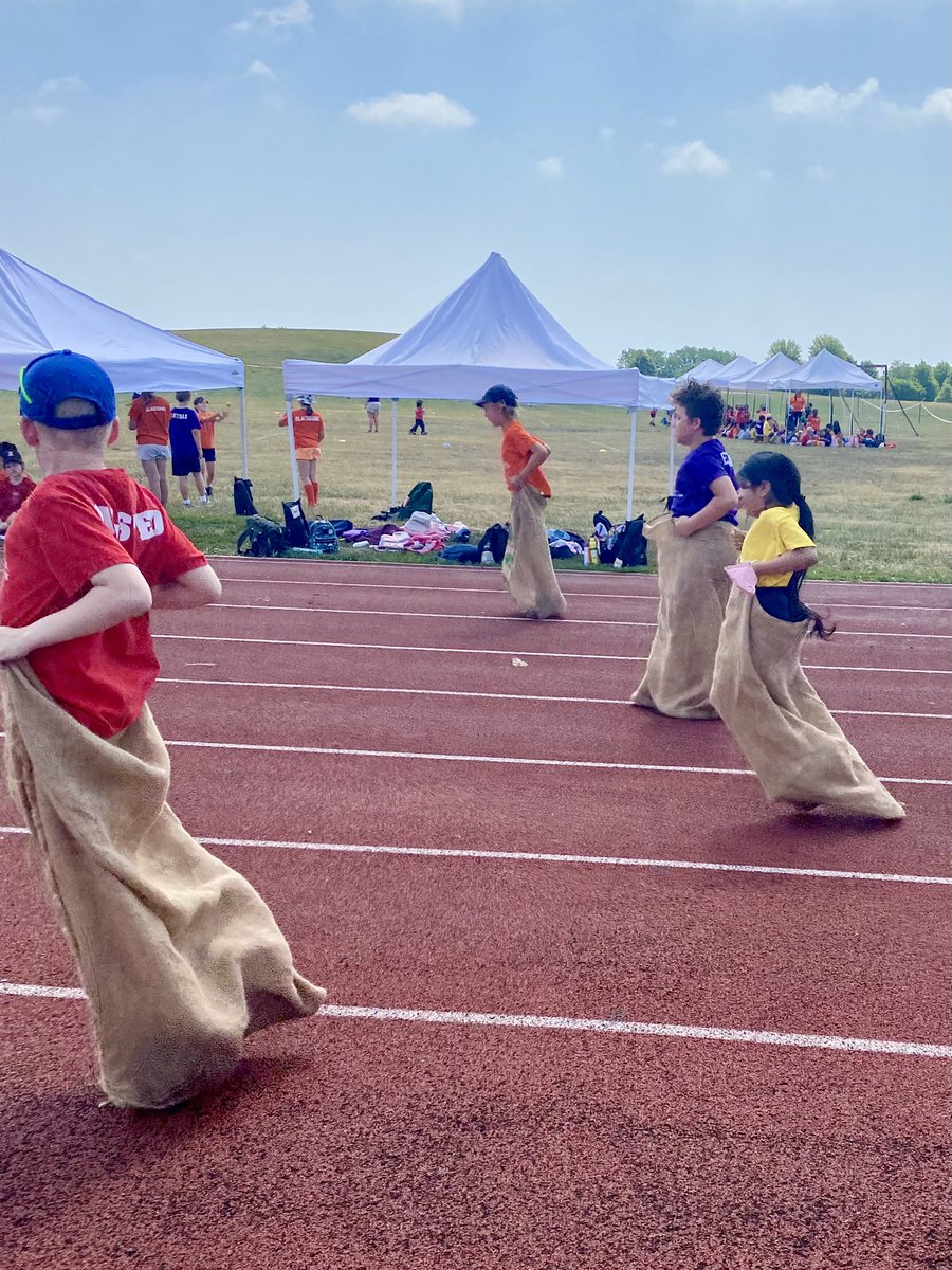 BISCLPYear3's tweet photo. Who were the winners of the sack race?! #MarvelousMonkeys #SportsDay2021 @BISCLPYear3 @BISCLincolnPark @NAEducation https://t.co/YjK1hJgmLr