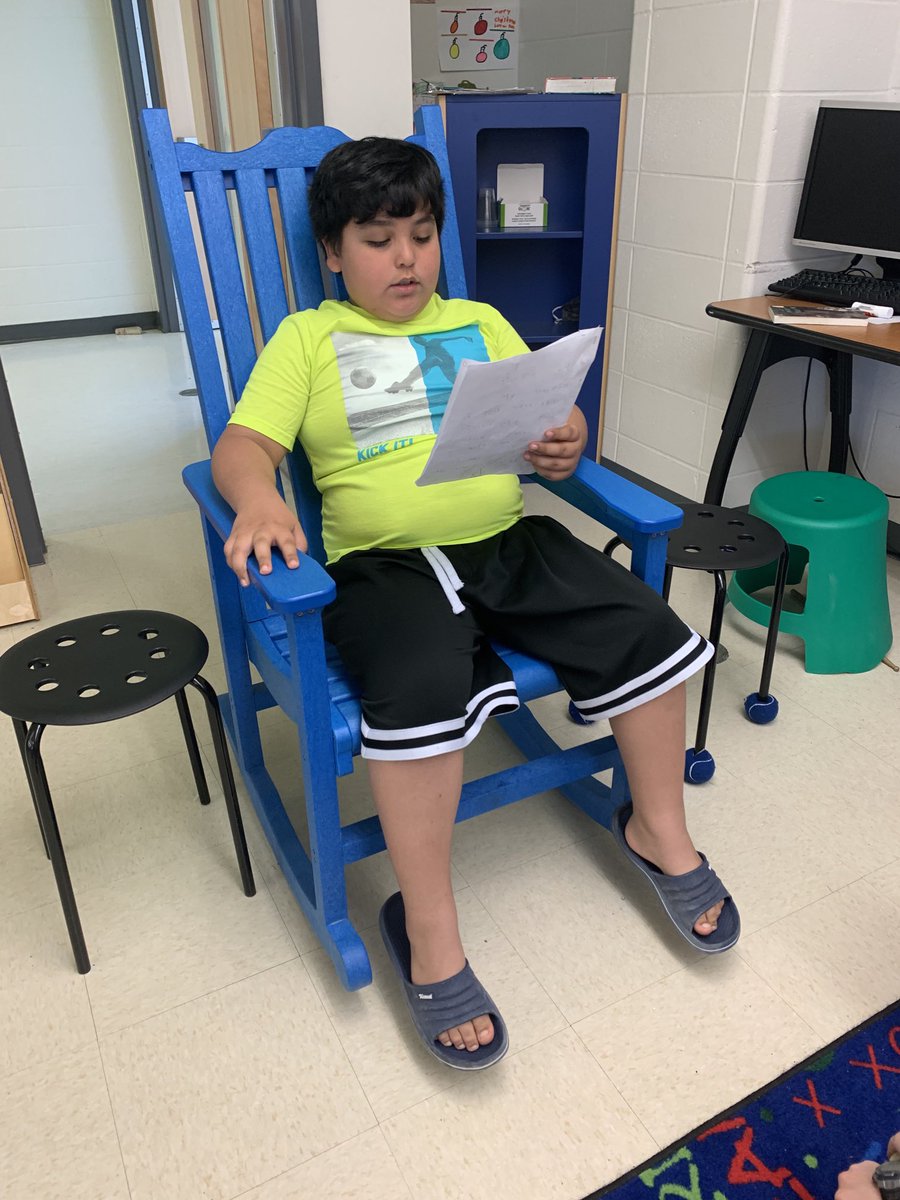 roncalli3_b's tweet photo. So #proud of my amazing students! We had our first #authorconcert today, showcasing all the amazing writing happening in Grade 3 #writingisfun #sharing #audience #teamwriting ⁦@RoncalliSchool⁩ https://t.co/O5xXI206H0