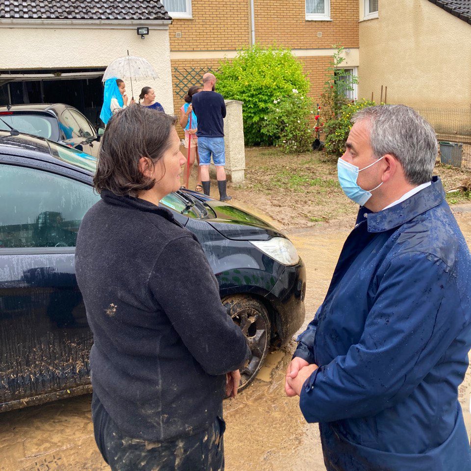 LegrouxVincent's tweet photo. .@xavierbertrand Aux côtés des habitants du #Beauvaisis après les terribles intempéries dont ils ont été victimes. Merci aux forces de secours et aux voisins solidaires mobilisés sans relâche depuis cette nuit. https://t.co/LaPh7pD8lO