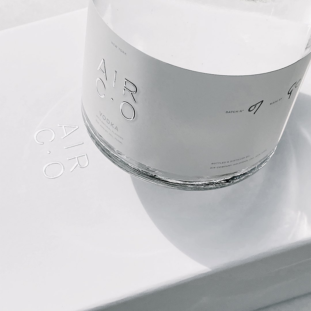 AirCoNYC's tweet photo. Our labels are printed using vegetable ink, the printing is carbon offset with tree planting in Central and South America and our boxes are made from recycled paper.
Finally, a drink you can be proud to indulge in. #AlmostImpossible https://t.co/yZkDzq5FZP