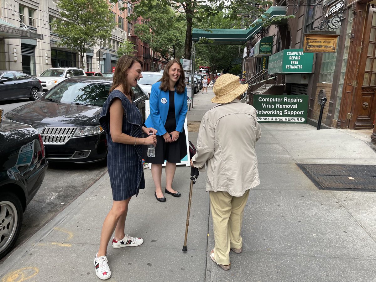 TaLisaNYC's tweet photo. Out this morning on Election Day at PS290 with ⁦@kimmosc⁩ running for City Council District 5 #votetoday https://t.co/JCoUmao2Lc