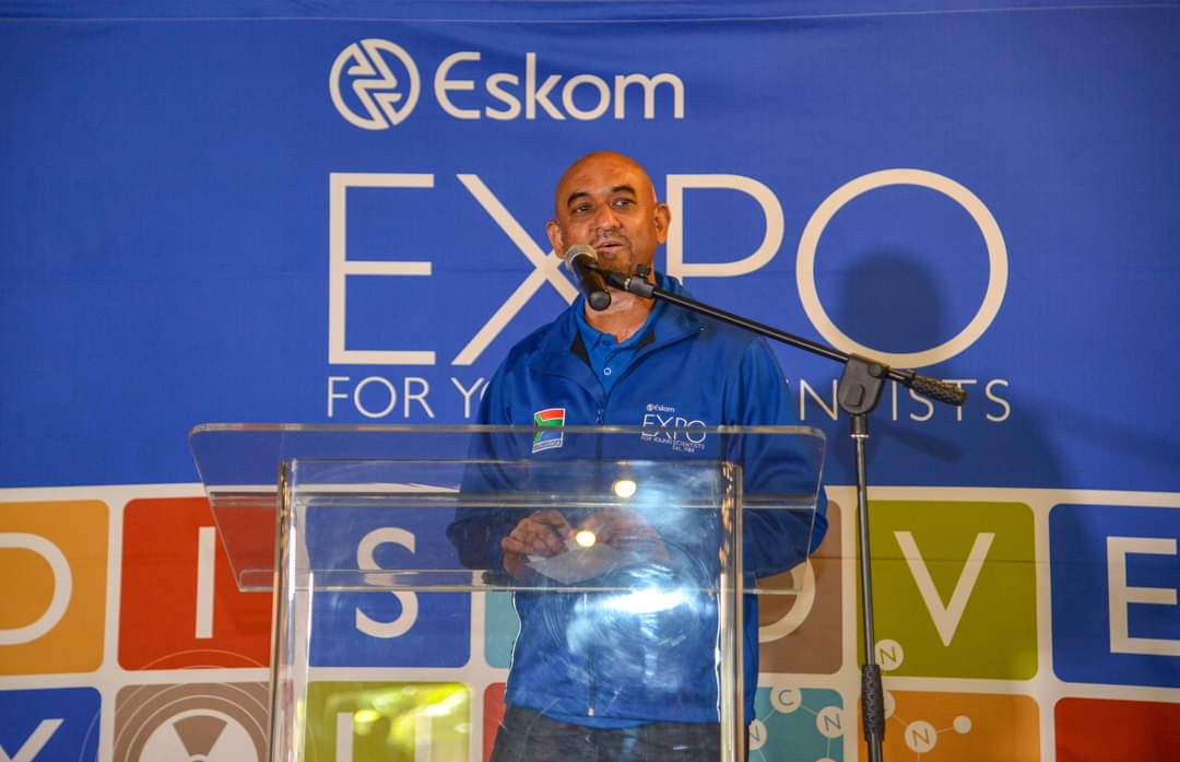 Exposcience's tweet photo. #DiscoverEskomExpo Listen Now: Eskom Expo Executive Director, @ParthyChetty & Expo participant, Catherine Kies speak to @Smile904FM's @bvergotine about the 2021 Virtual Global Youth Science and Technology Bowl #GYSTB Science Fair in Hong Kong: https://t.co/QtjSi1NVlU @Eskom_SA https://t.co/HY3T5X00QN